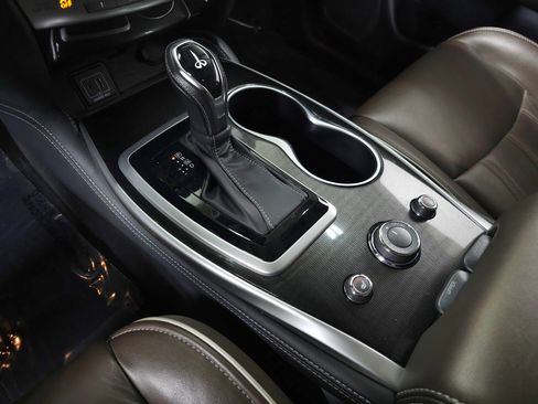 Used 2019 INFINITI QX60 Luxe w/ Essential Package image 31