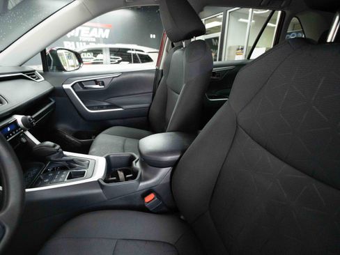 Used 2025 Toyota RAV4 XLE image 10