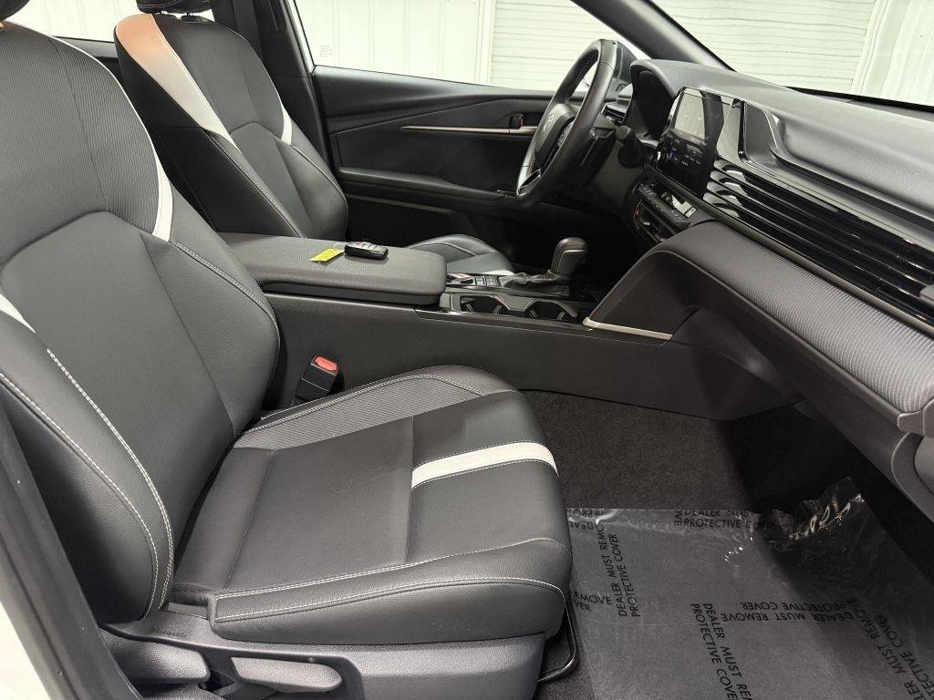 Used 2025 Toyota Camry SE FWD image 31