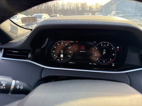 Used 2020 Land Rover Range Rover Evoque SE image 12