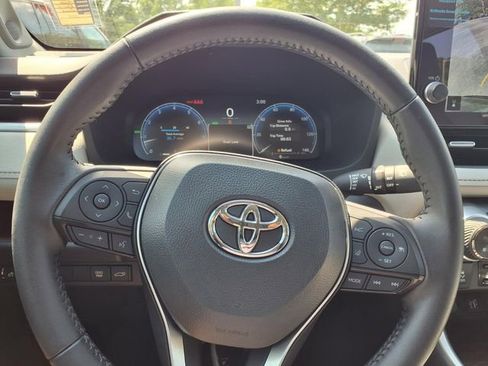 Used 2024 Toyota RAV4 Limited FWD image 27