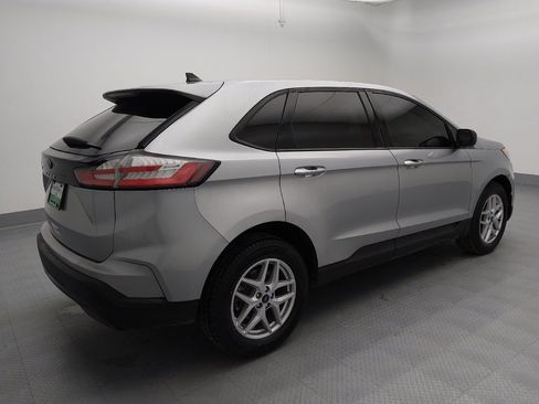Used 2021 Ford Edge SE image 10