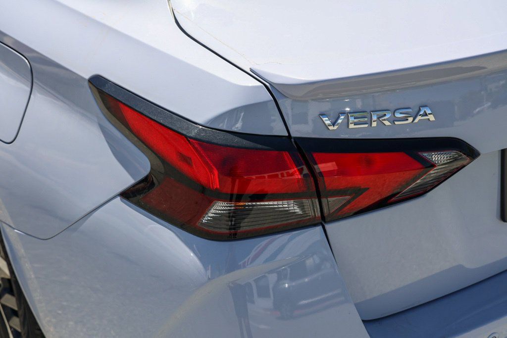 Used 2025 Nissan Versa SR w/ Trunk Package FWD image 8