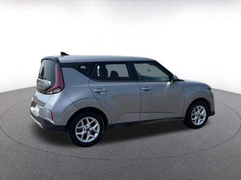 Used 2025 Kia Soul LX w/ LX Technology Package FWD image 14