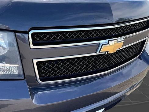 Used 2010 Chevrolet Suburban LT AWD/4WD image 33
