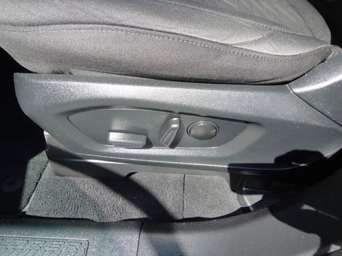 Used 2021 Ford Explorer XLT AWD/4WD image 10