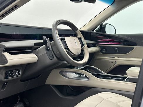 Used 2024 Lincoln Nautilus Premier w/ Equipment Group 102A image 17