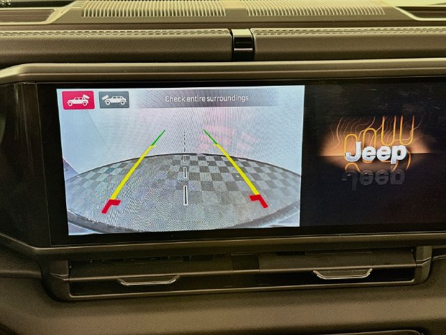 Used 2024 Jeep Wrangler High Altitude AWD/4WD image 17