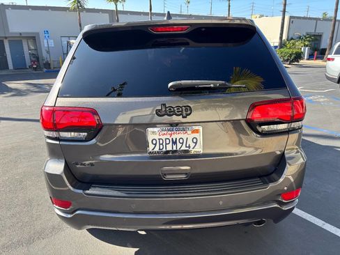 Used 2019 Jeep Grand Cherokee Altitude image 4