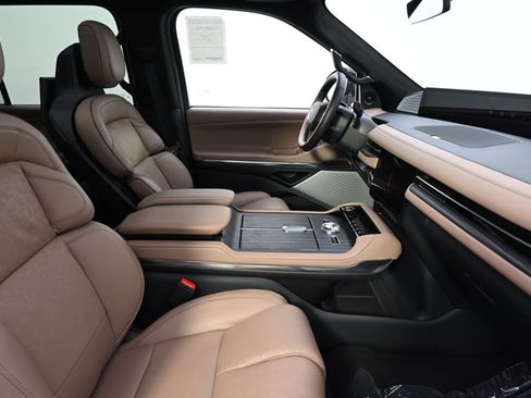 New 2026 Lincoln Navigator L Black Label AWD/4WD image 16