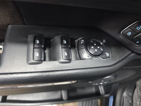 Used 2021 Ford Expedition Limited image 29