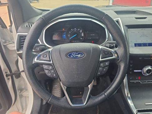Used 2020 Ford Edge Titanium w/ Equipment Group 301A FWD image 13