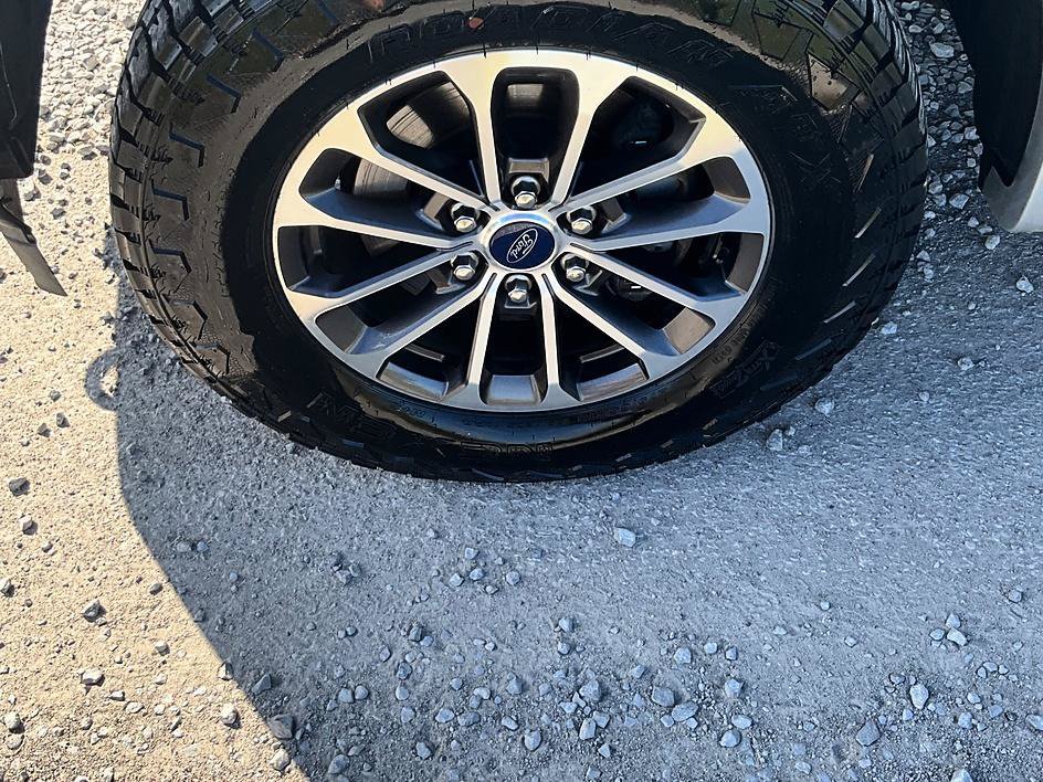 Used 2019 Ford F150 XLT w/ Equipment Group 302A Luxury AWD/4WD image 6
