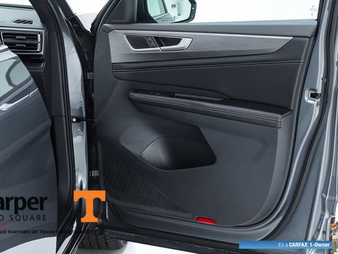 Used 2024 Volkswagen Atlas Cross Sport SE w/ Panoramic Sunroof Package FWD image 32
