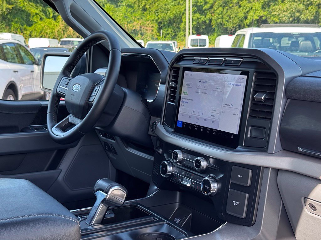 Used 2023 Ford F150 Lightning XLT AWD/4WD image 6