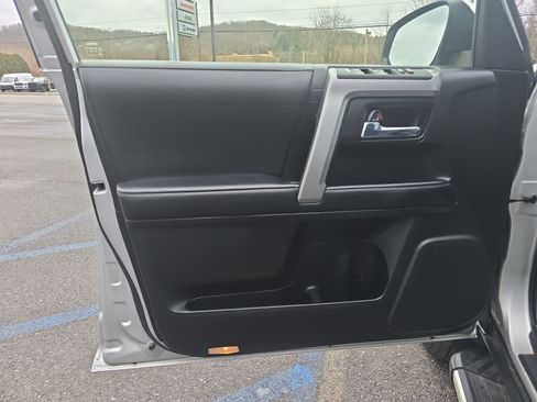 Used 2022 Toyota 4Runner SR5 Premium image 17