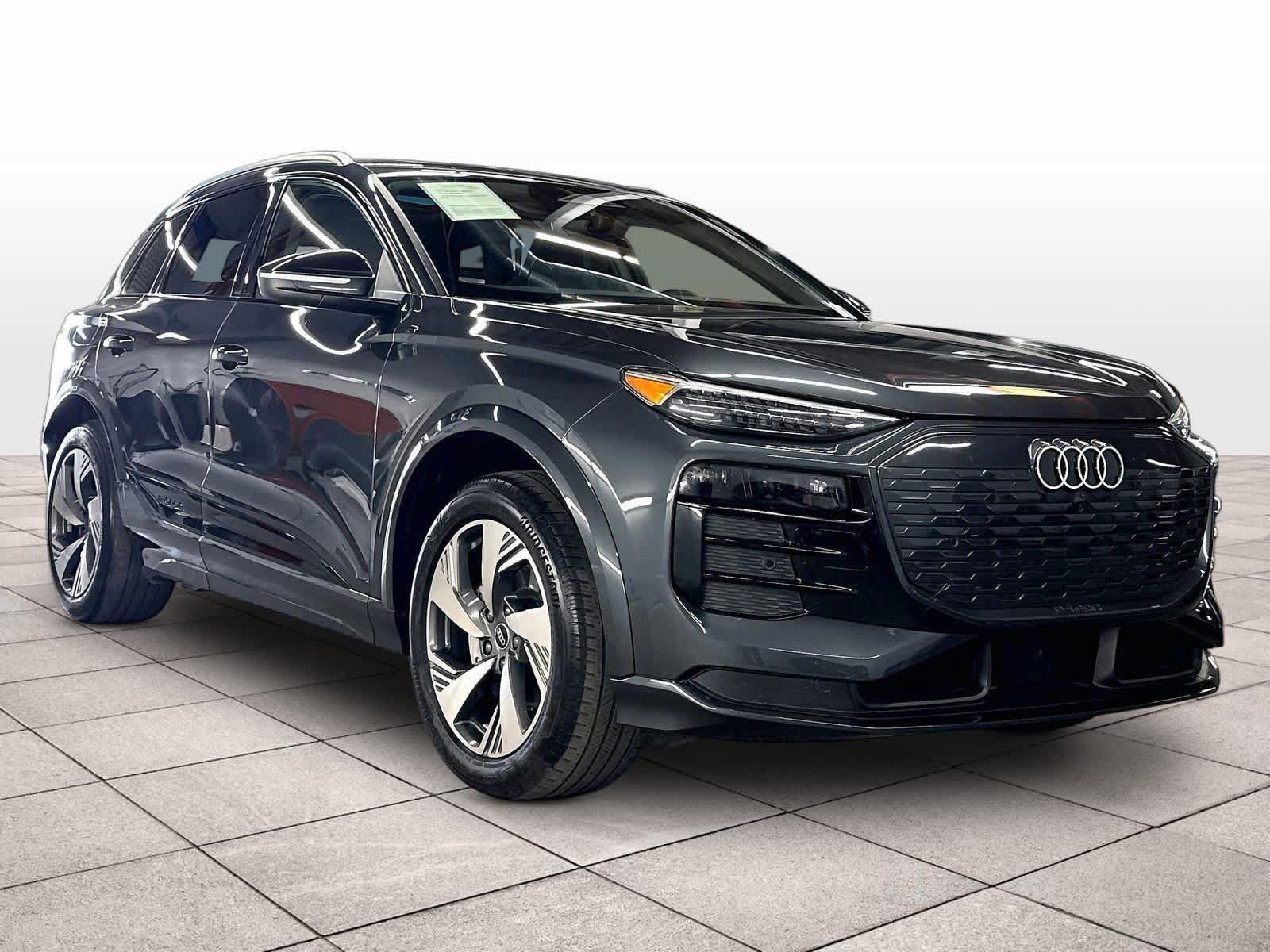 Used 2025 Audi Q6 e-tron Premium Plus w/ Premium Plus AWD/4WD image 2