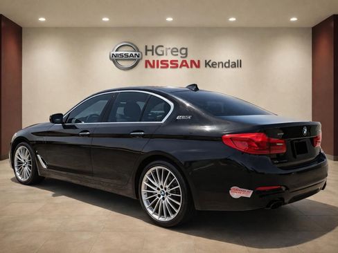 Used 2019 BMW 530e w/ Convenience Package RWD image 2