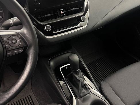 Used 2025 Toyota Corolla LE w/ Convenience Package FWD image 4
