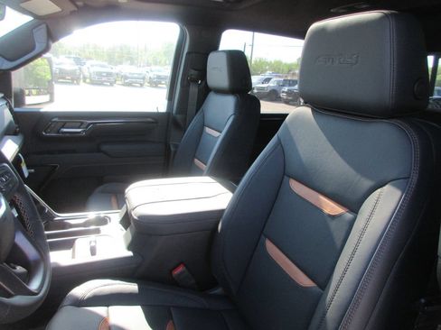 New 2026 GMC Sierra 2500 AT4 w/ AT4 Premium Plus Package AWD/4WD image 13