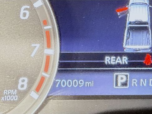 Used 2021 Nissan Titan SV w/ SV Convenience Package image 16