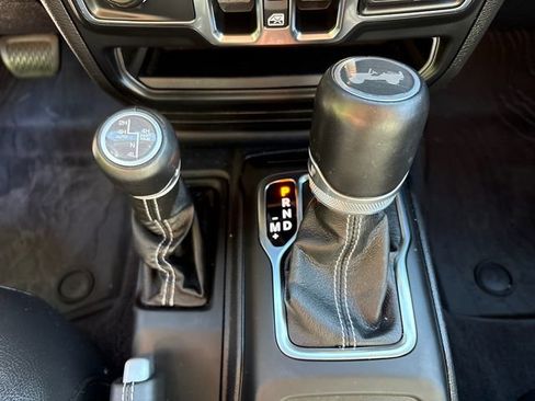 Used 2021 Jeep Wrangler Unlimited Sahara w/ Cold Weather Group AWD/4WD image 32