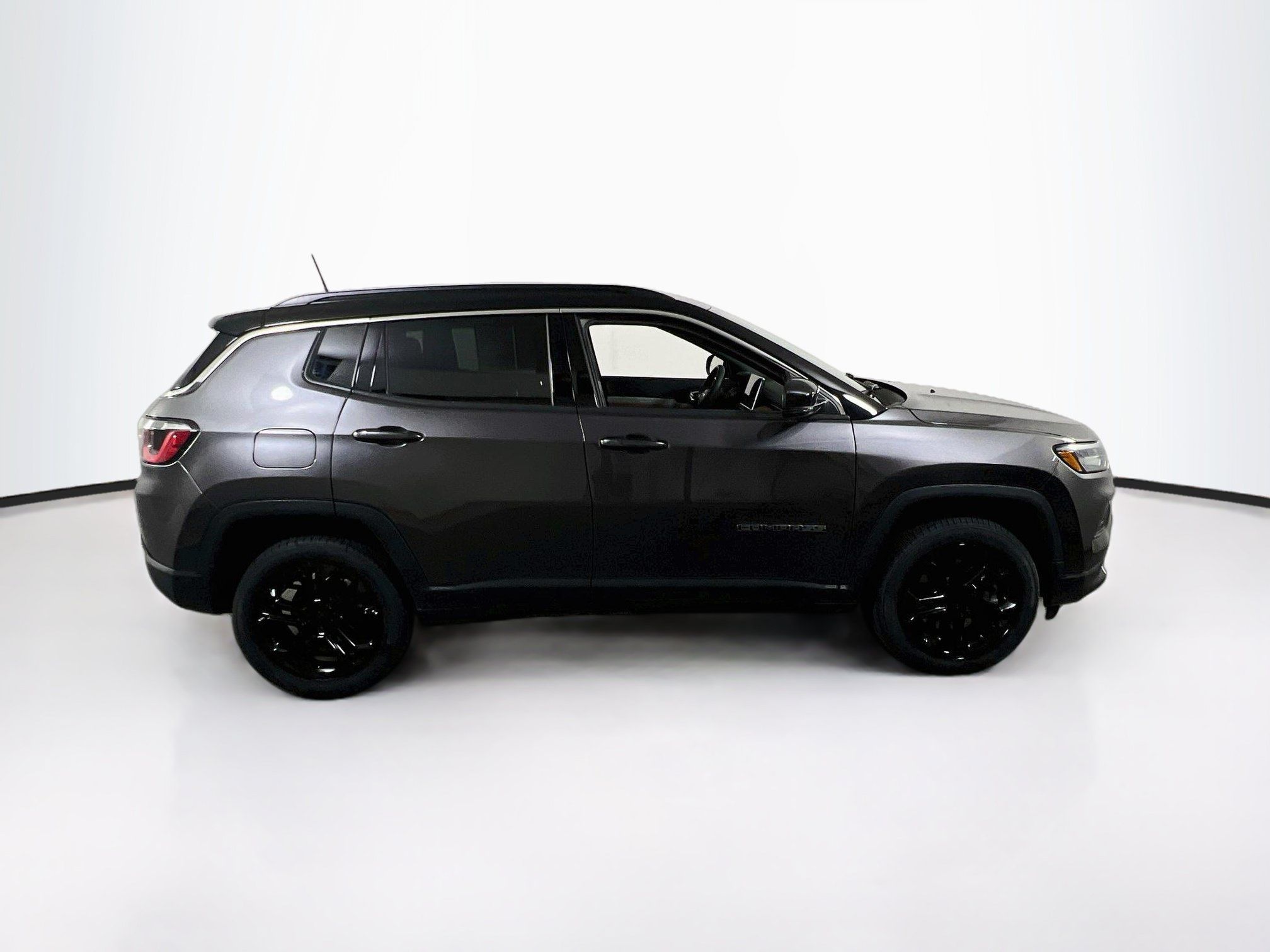 Used 2023 Jeep Compass Limited AWD/4WD image 4