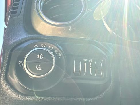 Used 2022 Jeep Gladiator Overland AWD/4WD image 23