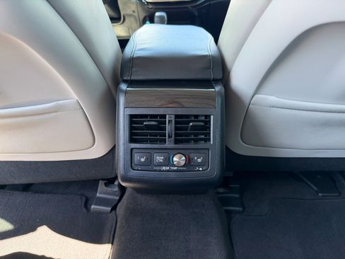 Used 2013 Toyota Avalon Limited FWD image 35