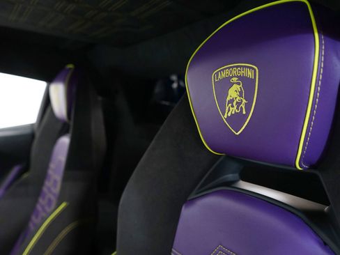 Used 2024 Lamborghini Revuelto image 20