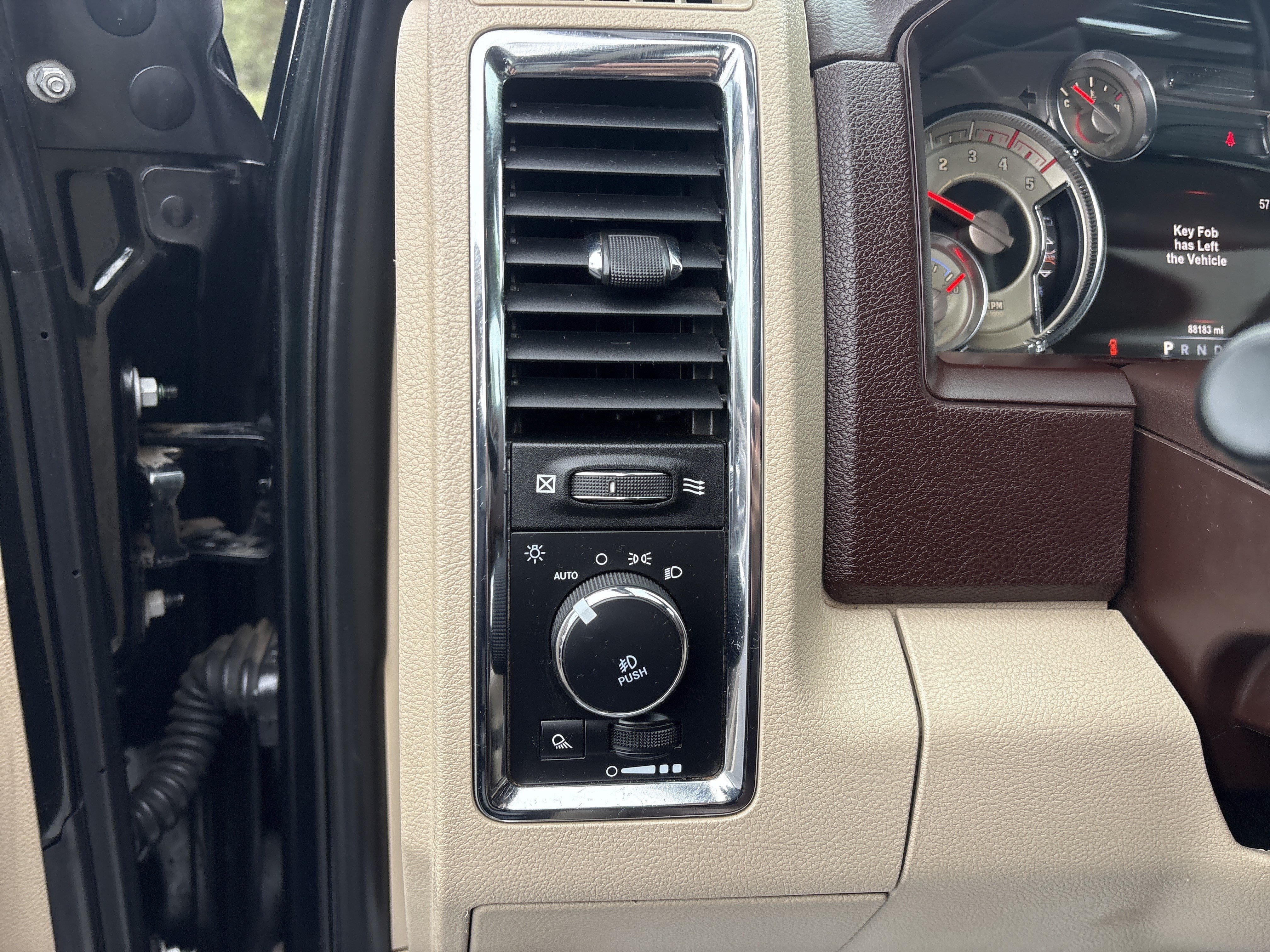 Used 2017 RAM 3500 Laramie Longhorn RWD image 18