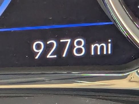 Certified 2023 GMC Acadia Denali w/ Denali Technology Package image 18