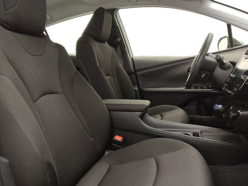 Used 2019 Toyota Prius LE AWD/4WD image 21