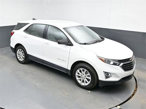 Used 2018 Chevrolet Equinox LS image 31