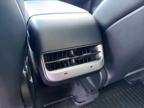 Used 2023 Tesla Model Y Performance AWD/4WD image 16