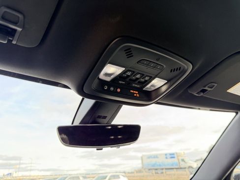 Used 2023 Chevrolet Traverse RS image 26