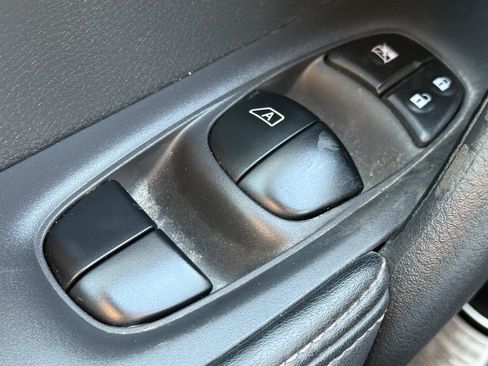 Used 2017 Nissan Rogue SV w/ Midnight Edition FWD image 21