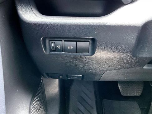 Used 2022 Toyota RAV4 XLE FWD image 34
