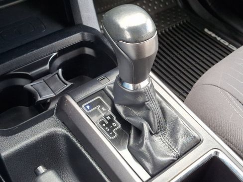 Used 2017 Toyota Tacoma TRD Off-Road image 22