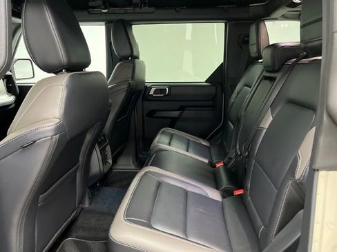 Used 2025 Ford Bronco Outer Banks image 45