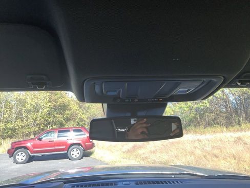 Used 2024 GMC Sierra 1500 SLT image 24