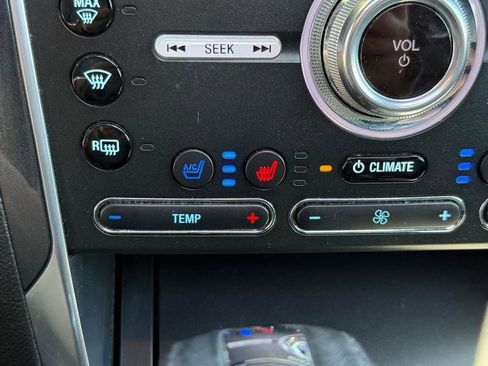 Used 2019 Ford Explorer Limited w/ Class III Trailer Tow Package AWD/4WD image 22
