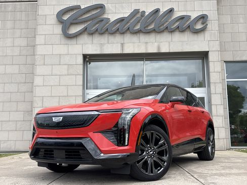 Used 2025 Cadillac Optiq Sport 2 AWD/4WD image 11