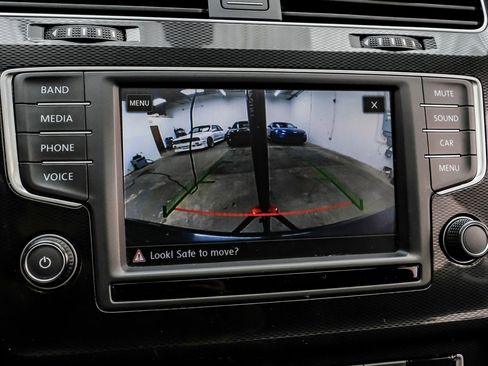 Used 2017 Volkswagen GTI SE image 24