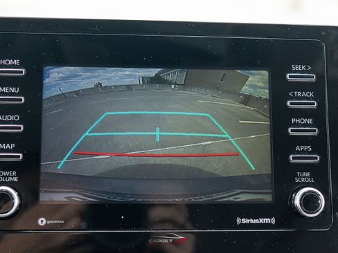 Used 2021 Toyota Camry SE FWD image 31