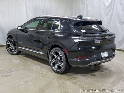 New 2026 Chevrolet Equinox EV LT image 8