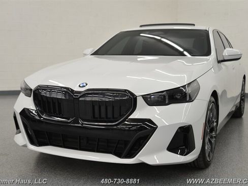 Used 2026 BMW 530i w/ M Sport Package image 1