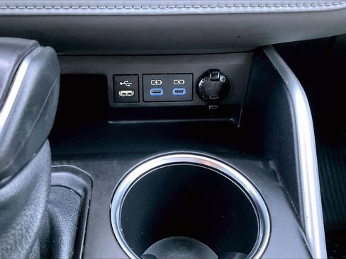 Used 2022 Toyota Highlander XLE image 17