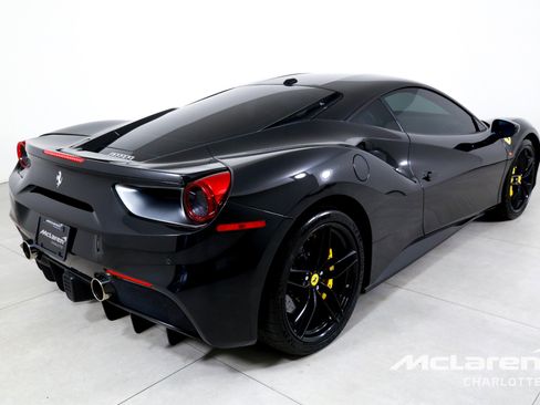 Used 2018 Ferrari 488 GTB RWD image 8