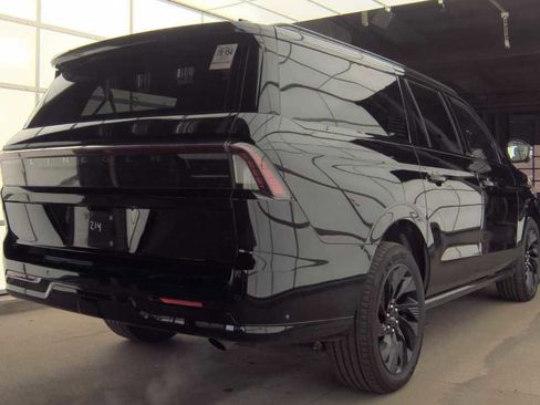 Used 2025 Lincoln Navigator L Reserve w/ Jet Appearance Package AWD/4WD image 5